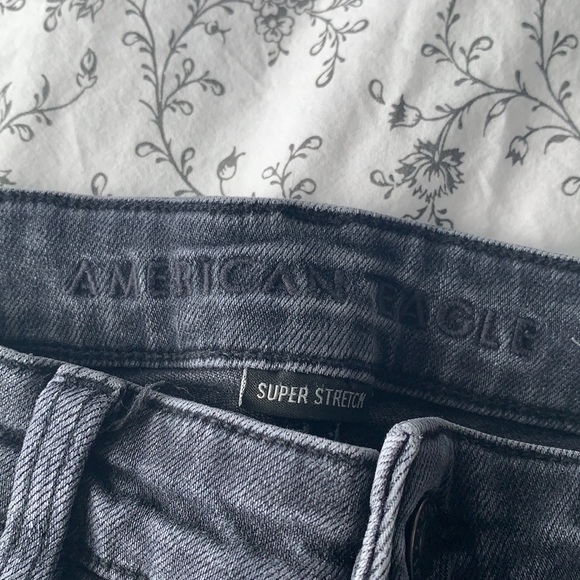 American Eagle super high waisted jegging - Picture 2 of 4